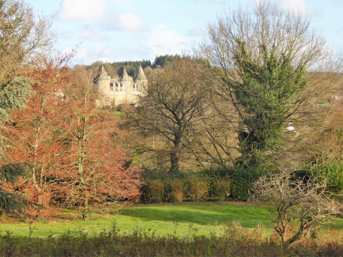 Domaine De La Chesnaie Bed & Breakfast Josselin Exterior photo